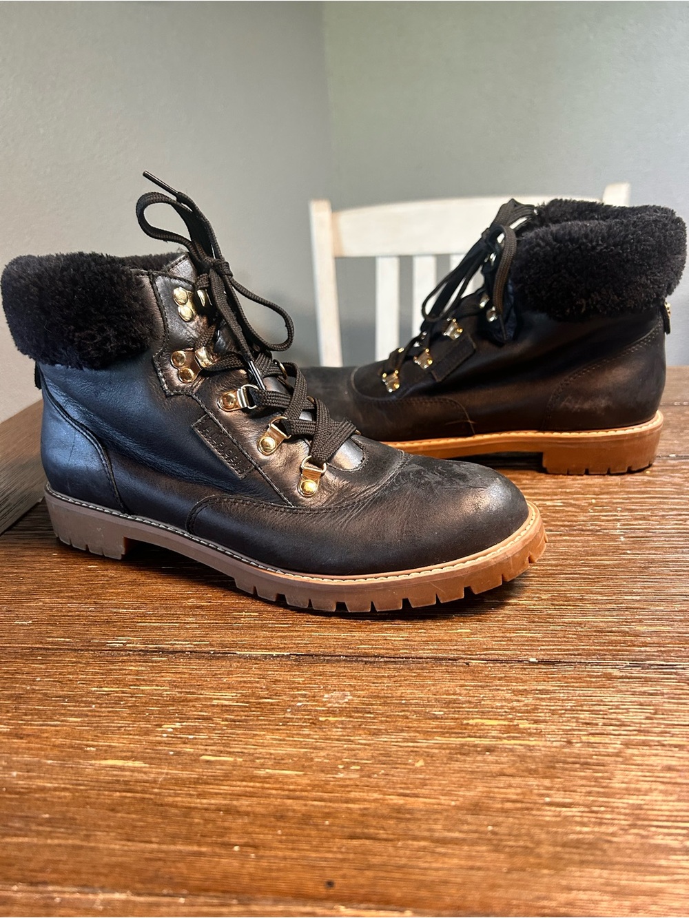 Tommy Hilfiger leather lace up boots size 9